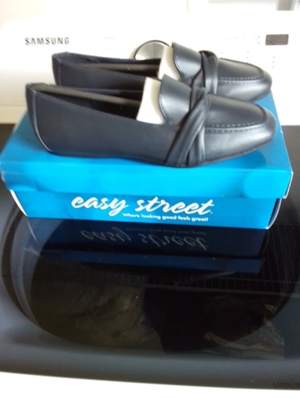 Easy Street Womens Black Slip-On Loafers